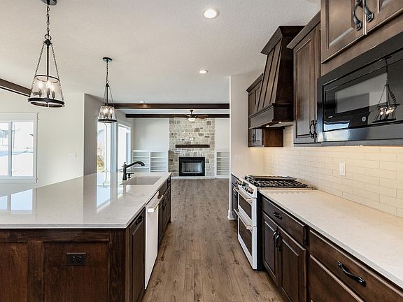 2nd image of 4525 Cartier Ave