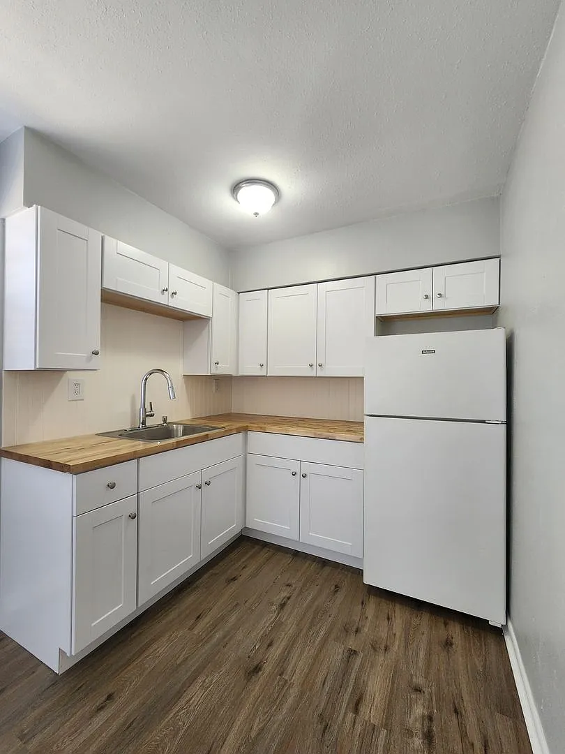 ** Half Off 1st Month's Rent With 13 Month Lease ** — Photo 1