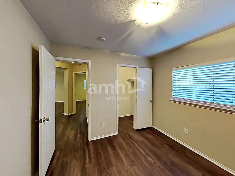 10339 Manor Crk — Photo 13