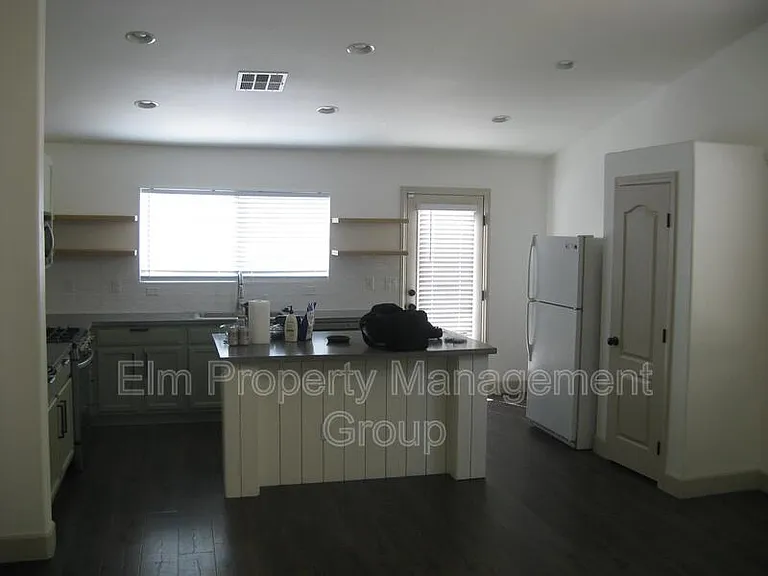 537 W Seneca Ridge Ave — Photo 3