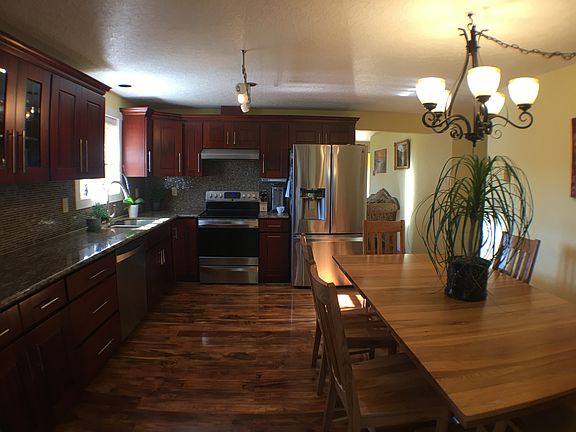 3rd image of 15703 NE 76th St