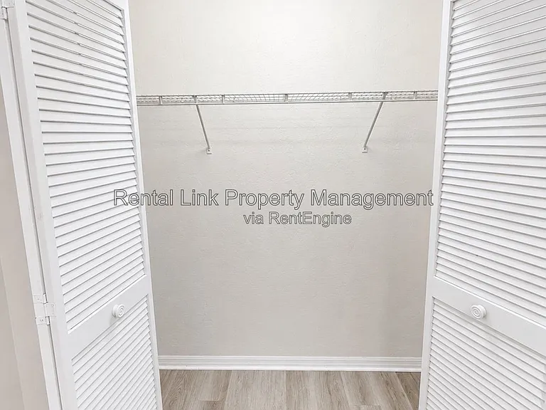 320 SW 3rd Pl #4 — Photo 20