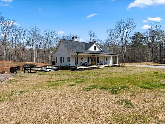 3rd image of 211 Cowart Rd