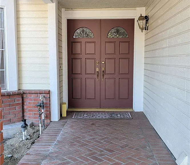 14364 Ashbury Dr — Photo 2