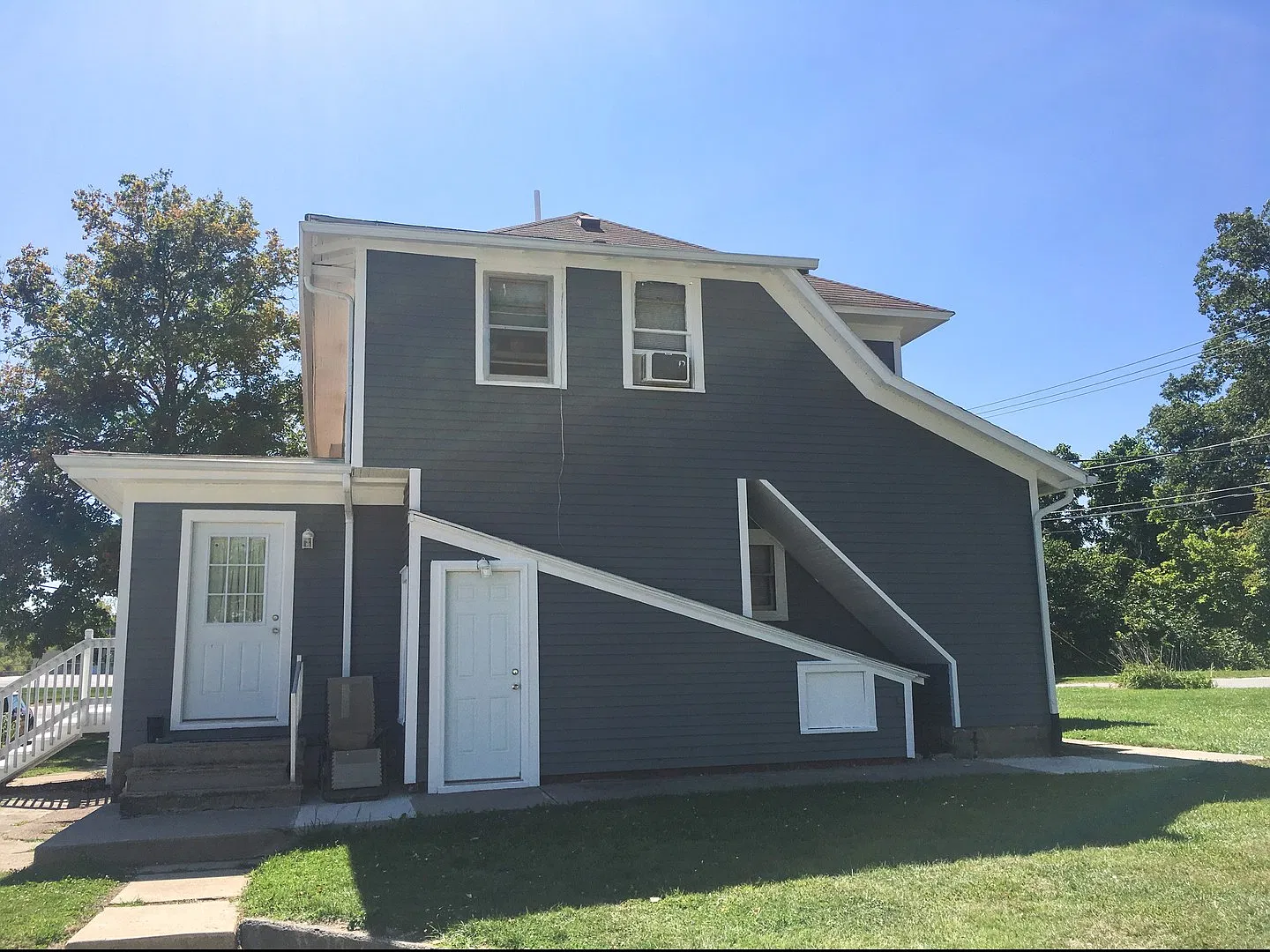 3202 McArthur — Photo 2