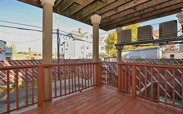 2 bed, 1.0 bath, $2,195 — Photo 4