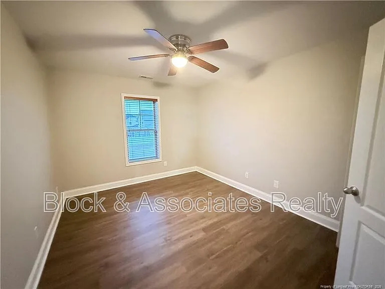 471 Century Dr — Photo 13
