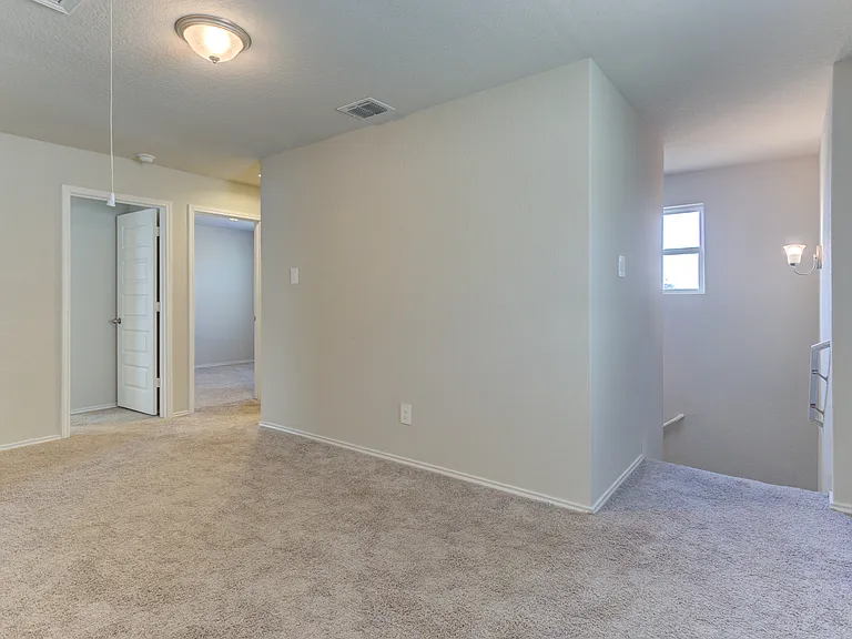 1121 Gracie Way — Photo 6
