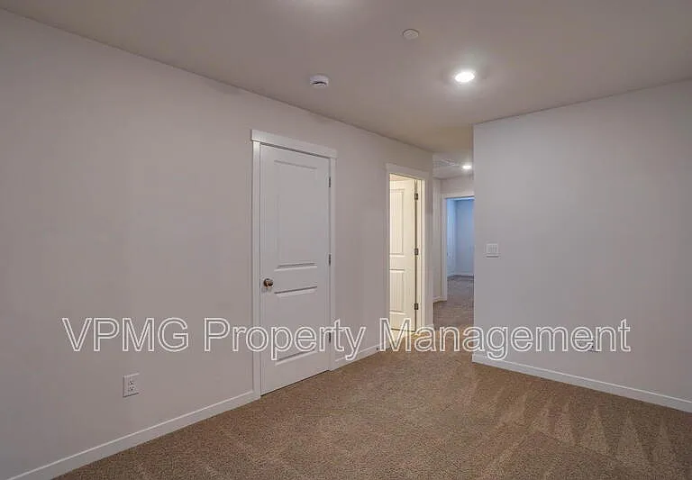 6921 NE 16th Ave — Photo 21