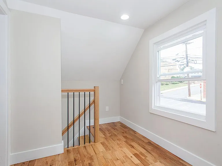 2389 3rd St — Photo 26