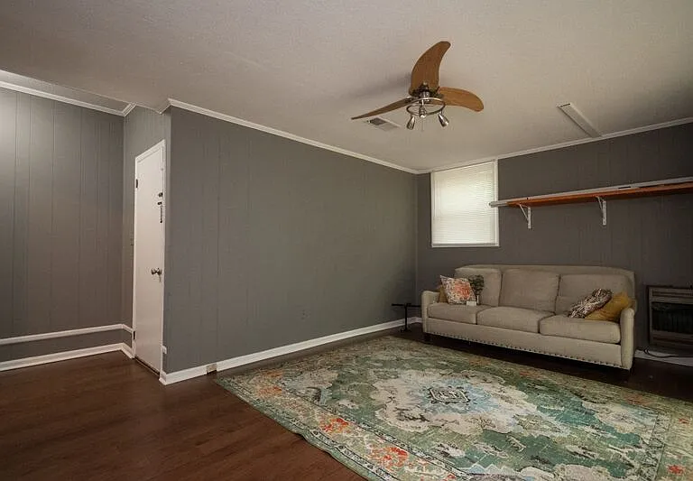 281 Rhodes Dr — Photo 32