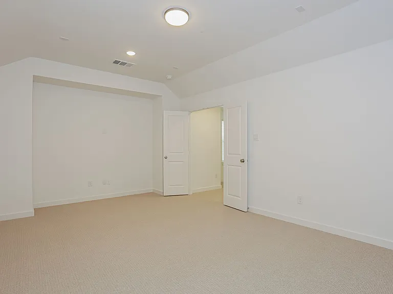 2852 Holland Ct — Photo 16