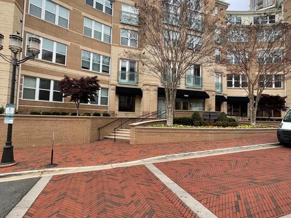 12000 Market St APT 175, Reston, VA 20190