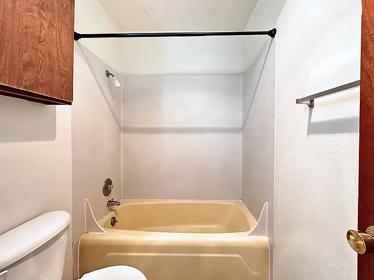412 S Asbury St — Photo 31
