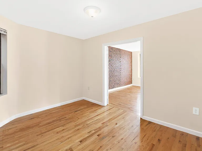 714 9th Ave #3A — Photo 2