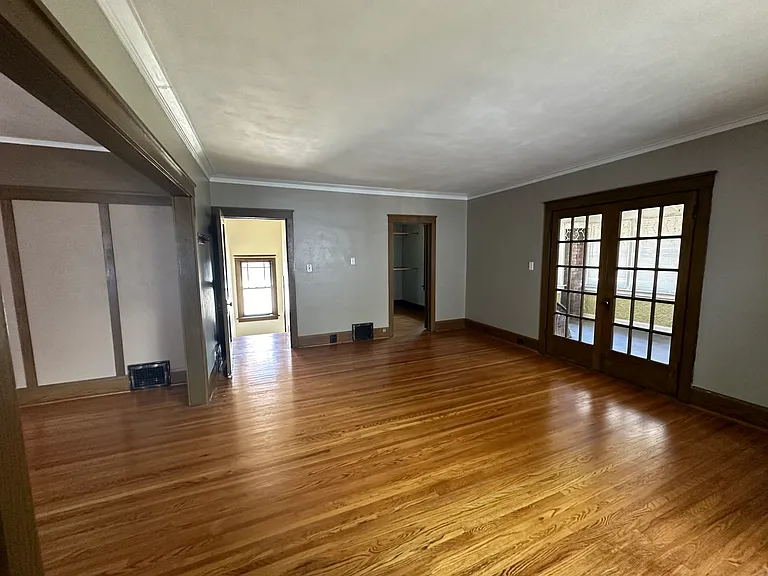 124 N London Ave — Photo 3