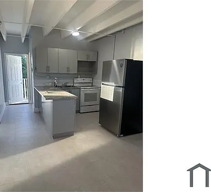 515 SW 3rd Ave #A — Photo 10