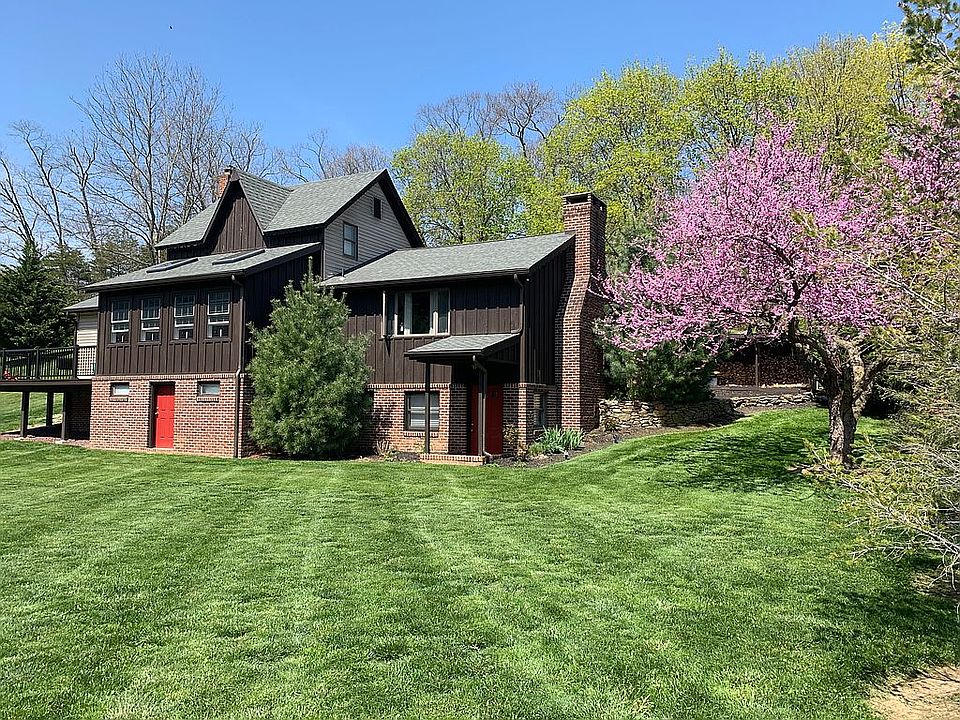 2nd image of 6855 Huson Rd
