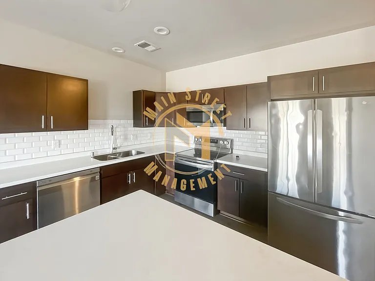 261 N Lawrence Dr — Photo 4