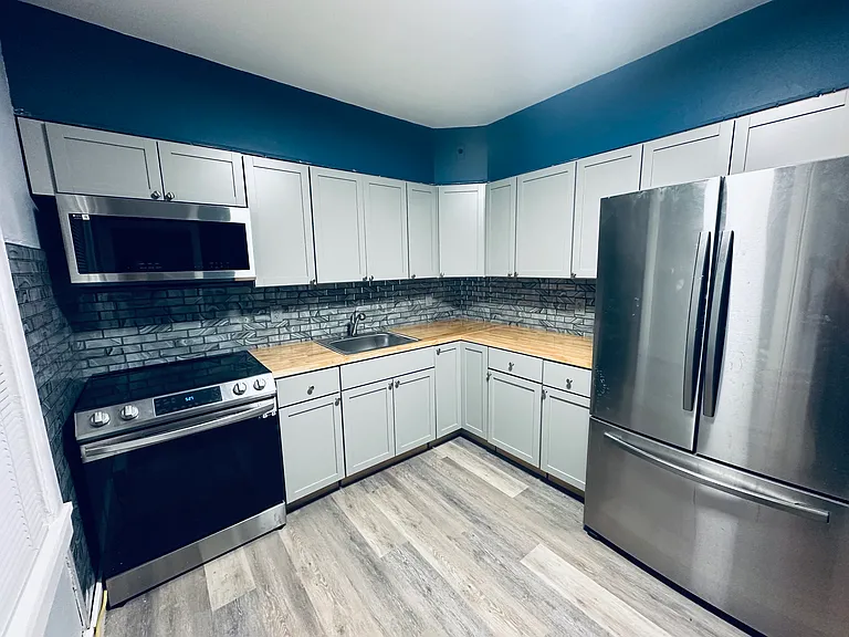 449 Carlton Ave — Photo 1
