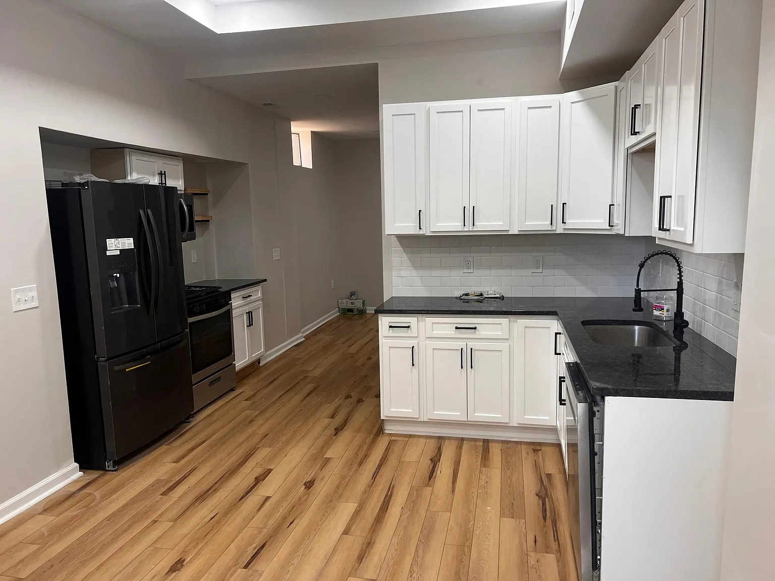 229 N Curley St — Photo 1