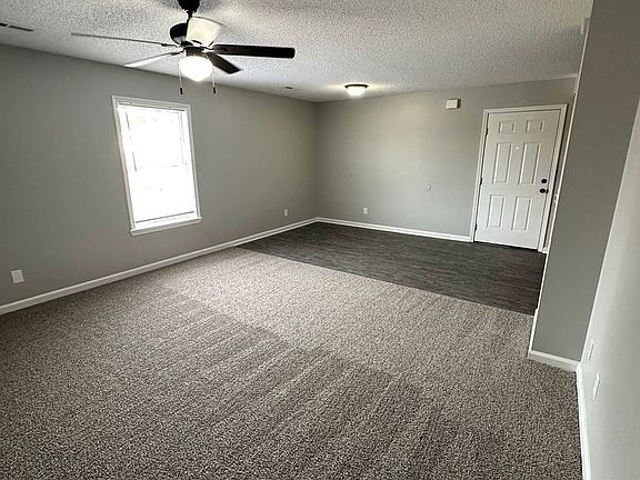 3rd image of 3894 Northeast Dr APT C