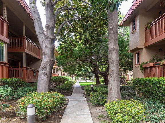 2nd image of 1039 Alta Mira Dr #A