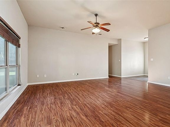 4th image of 41817 Snowball Cir