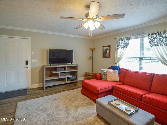 4th image of 409 Santa Anita Dr #D
