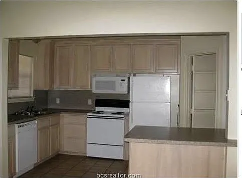 3 bed, 1322 sqft, $1,425 — Photo 3