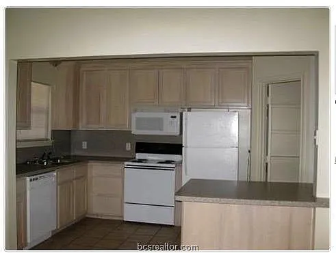 Building Photo - 1441 Western Oaks Ct