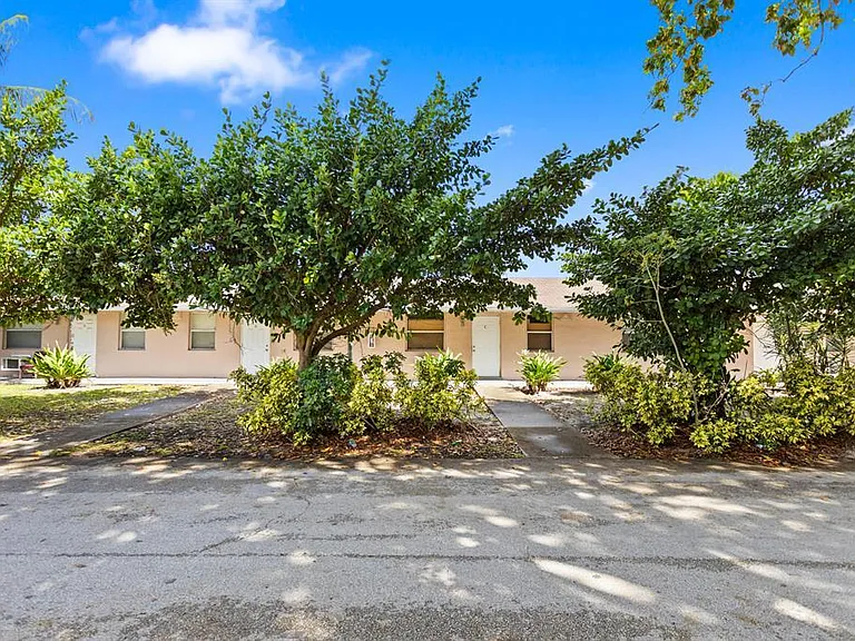 804 NW 2nd Ave #C — Photo 1