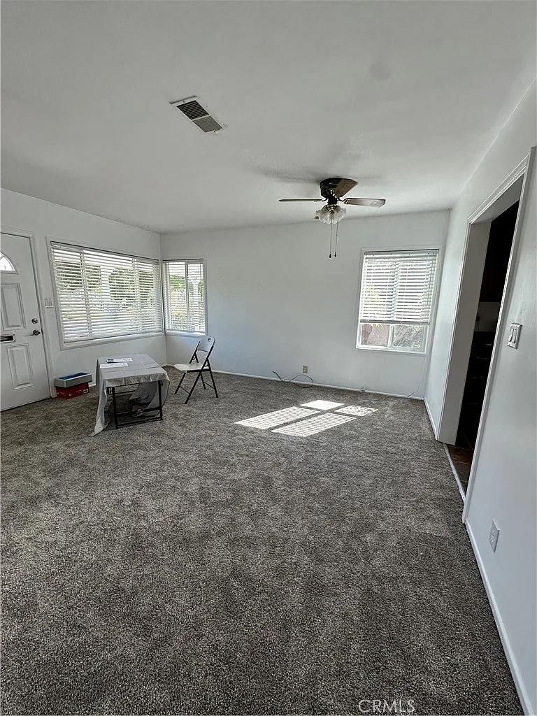 3 bed, 1428 sqft, $4,500 — Photo 2