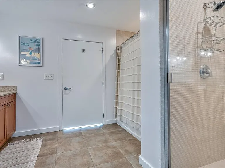 525 E Jackson St #P — Photo 39