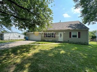 436 Plymouth Rd, Valparaiso, IN 46385