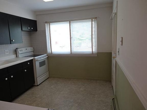 2nd image of 810 Blooming Grove Tpke APT 15