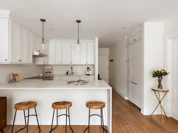 331 West 14th Street 4AB image 3 of 9