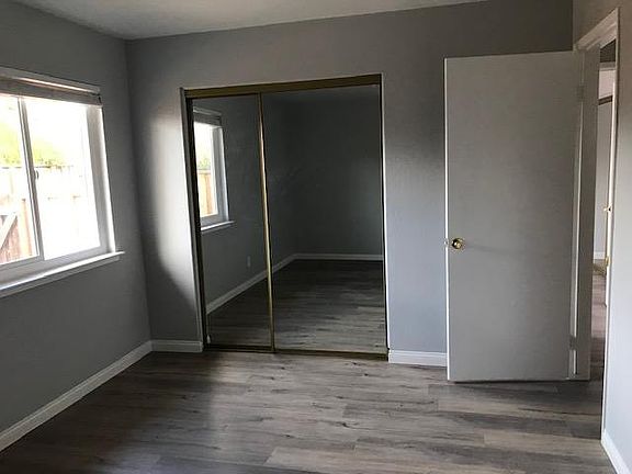 5th image of 4445 Hamilton Ave