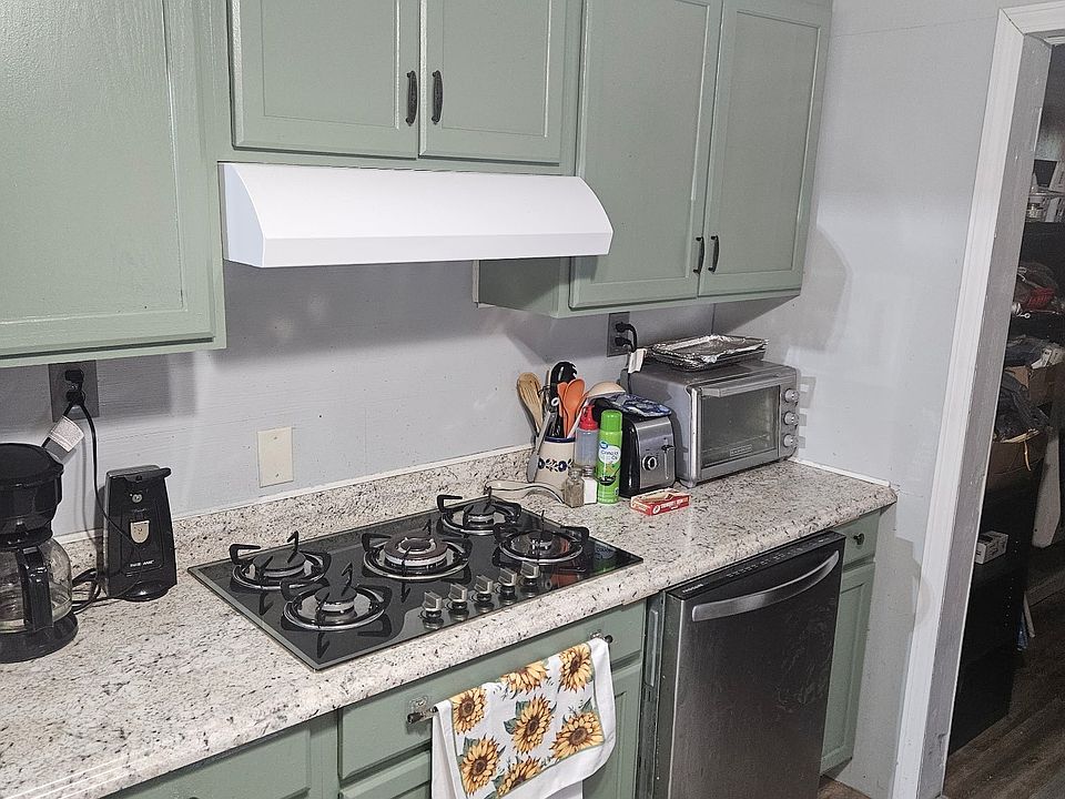 2nd image of 3440 Wade St