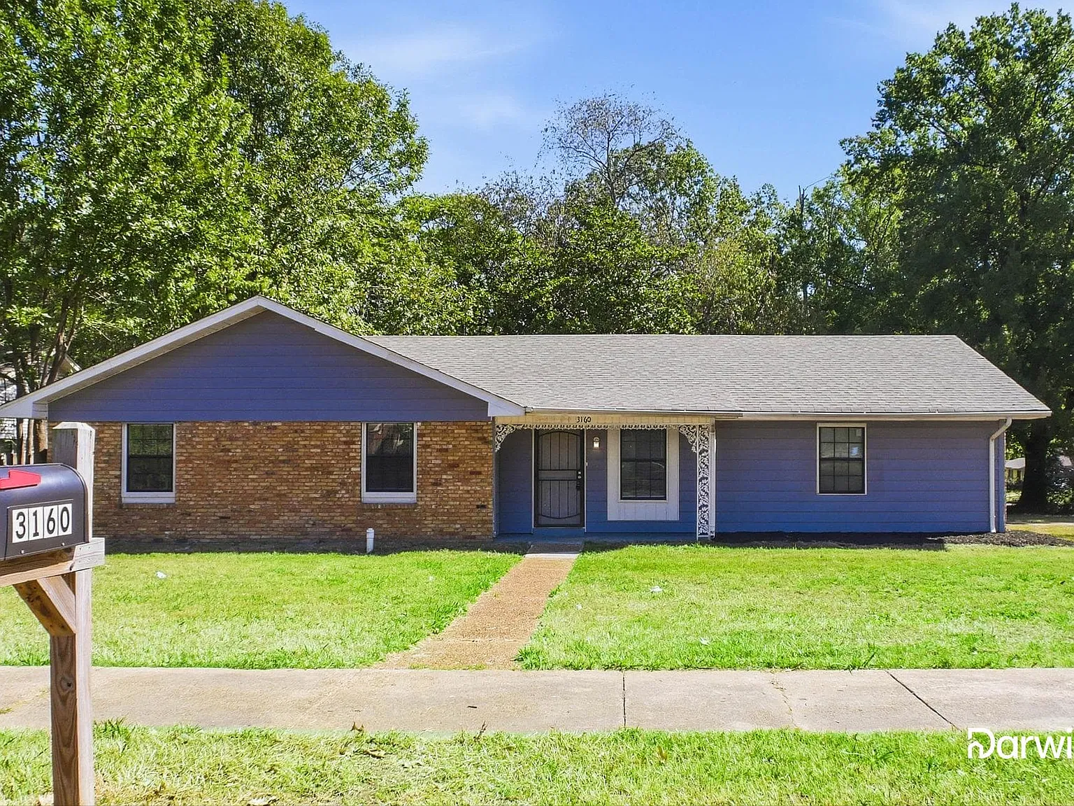 3 bed, 2.0 bath, 1219 sqft, $1,195 — Photo 2
