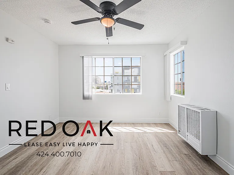 518 E 4th St #206 — Photo 1