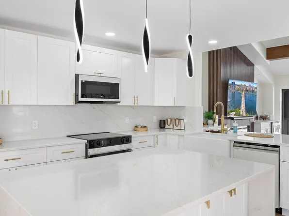 37 Edinburgh Drive, Palm Beach Gardens, FL 33418