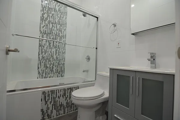 Rented by Hagstrom Management Inc | media 37