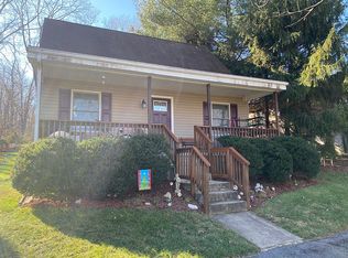 1812 3rd St, Waynesboro, VA 22980