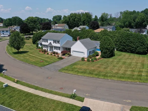 35 Jennie Cir, Agawam, MA 01001
