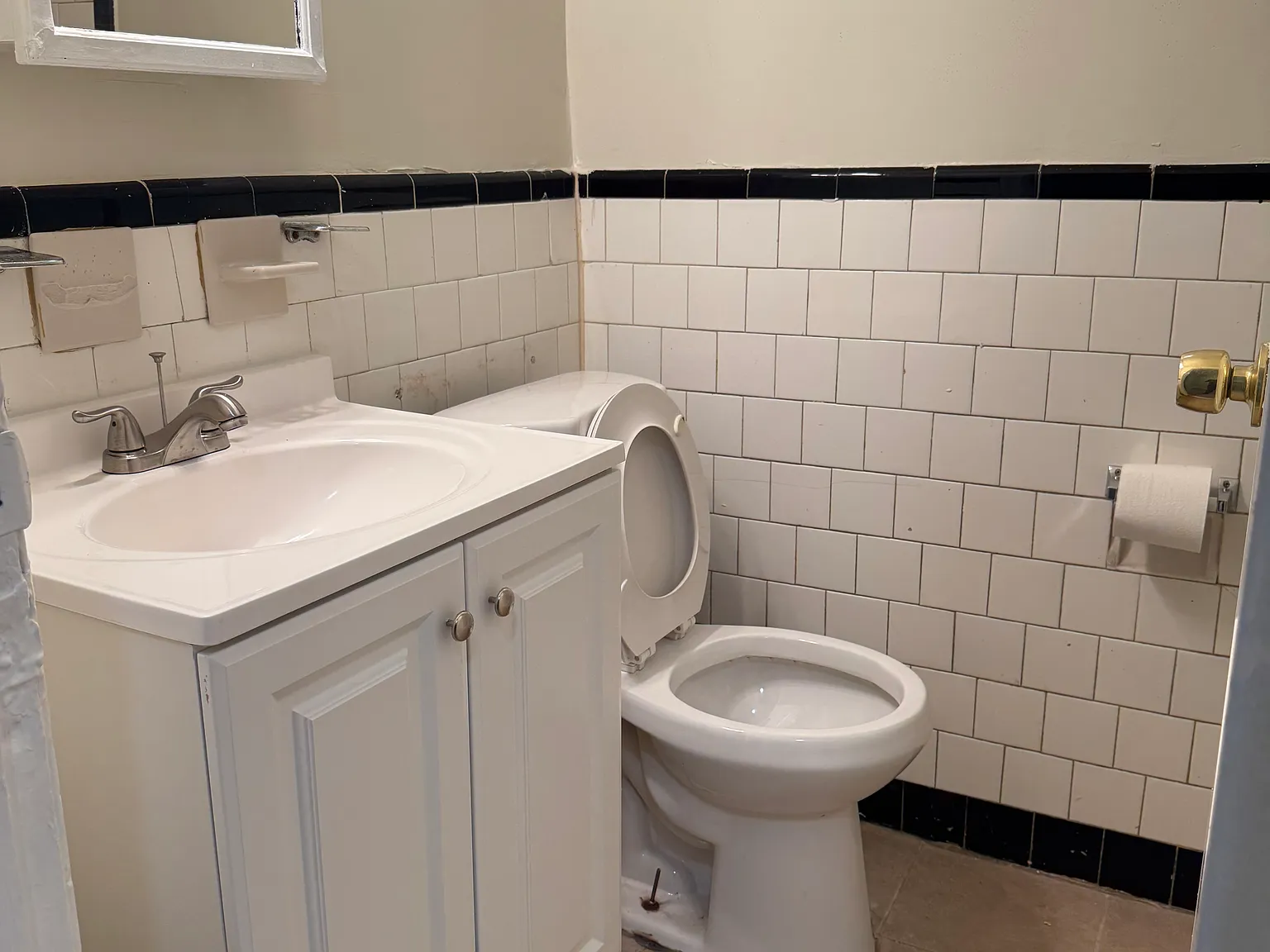 1235 Holbrook Terrace NE — Photo 3