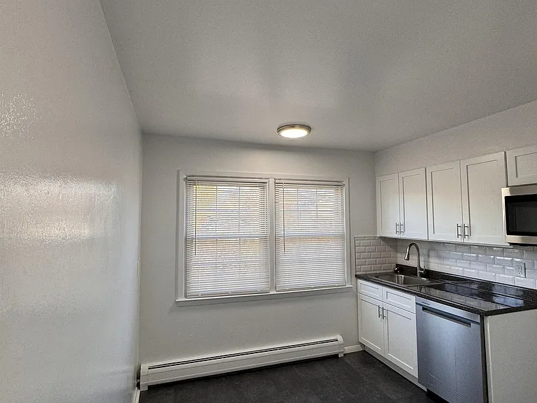 249 N Middletown Rd — Photo 6