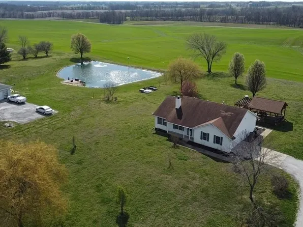 6637 Brand Lake Dr, Waterloo, IL 62298