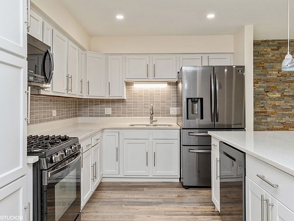 4th image of 3415 83rd St APT E9