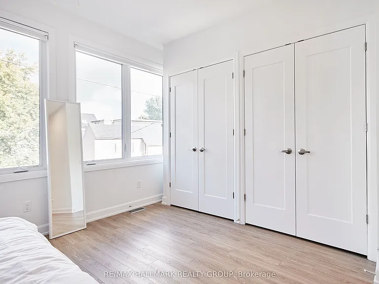 144 Florence St — Photo 20